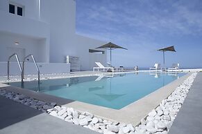 May Seven Suites - Adults Only