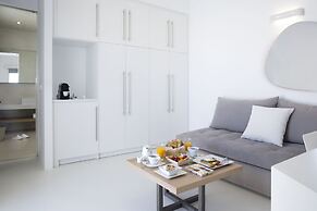 May Seven Suites - Adults Only