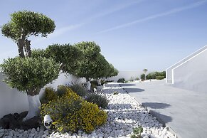 May Seven Suites - Adults Only