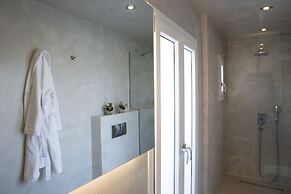 May Seven Suites - Adults Only