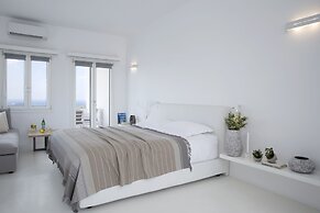 May Seven Suites - Adults Only