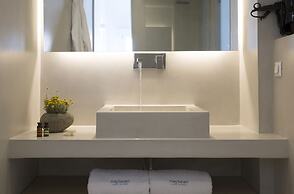 May Seven Suites - Adults Only