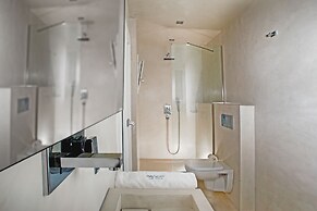 May Seven Suites - Adults Only