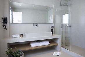 May Seven Suites - Adults Only