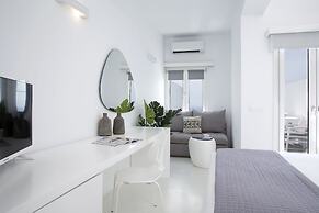 May Seven Suites - Adults Only