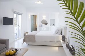 May Seven Suites - Adults Only