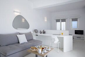 May Seven Suites - Adults Only