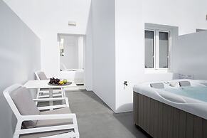 May Seven Suites - Adults Only