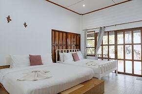 Baanboonpetch Resort