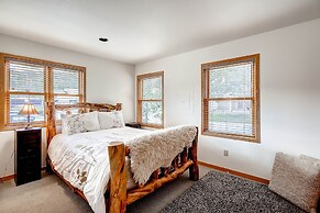 Après Chalet - Perfect In Town Location! by RedAwning