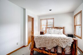 Après Chalet - Perfect In Town Location! by RedAwning