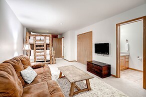 Après Chalet - Perfect In Town Location! by RedAwning