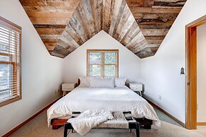 Après Chalet - Perfect In Town Location! by RedAwning