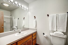 Après Chalet - Perfect In Town Location! by RedAwning