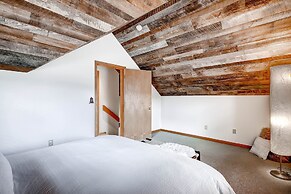 Après Chalet - Perfect In Town Location! by RedAwning