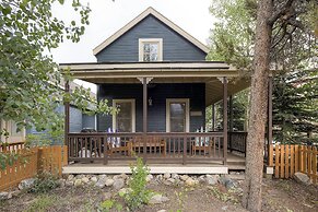 Après Chalet - Perfect In Town Location! by RedAwning