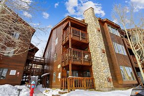 Tyra Chalet 336 - Ski-In/Ski-Out by RedAwning