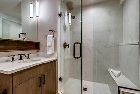 Tyra Chalet 336 - Ski-In/Ski-Out by RedAwning