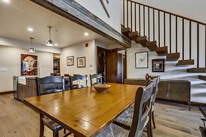 Tyra Chalet 336 - Ski-In/Ski-Out by RedAwning