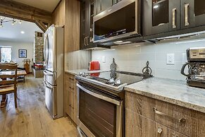 Tyra Chalet 336 - Ski-In/Ski-Out by RedAwning