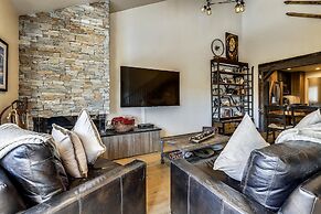 Tyra Chalet 336 - Ski-In/Ski-Out by RedAwning