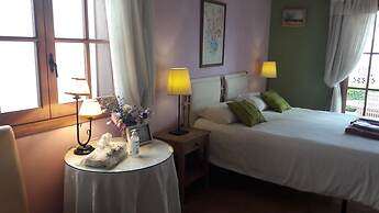 Casa Roble B&B