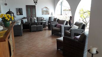 Casa Roble B&B