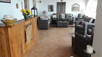 Casa Roble B&B