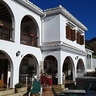 Casa Roble B&B