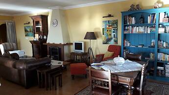 Casa Roble B&B