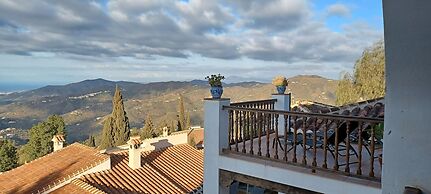 Casa Roble B&B