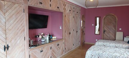 Casa Roble B&B