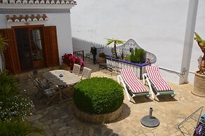 Casa Roble B&B