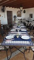Casa Roble B&B