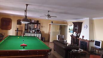 Casa Roble B&B