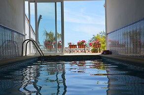 Casa Roble B&B