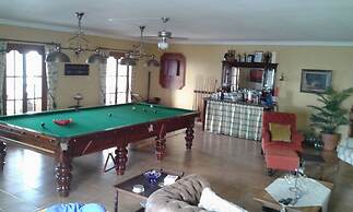 Casa Roble B&B