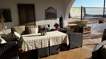 Casa Roble B&B