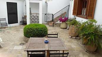 Casa Roble B&B