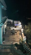 Casa Roble B&B