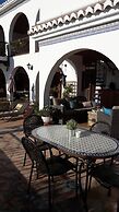 Casa Roble B&B