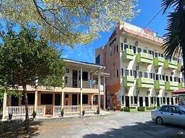 Capital O 91094 Hotel & Chalet Sportfishing