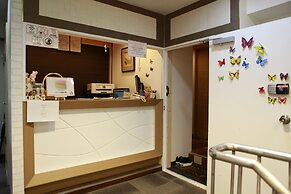 G'inns guest house - Hostel