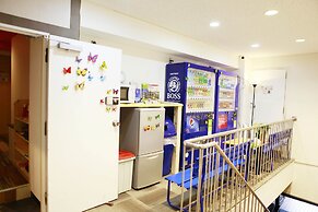 G'inns guest house - Hostel