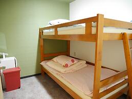 G'inns guest house - Hostel