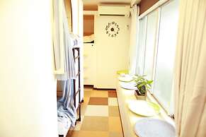 G'inns guest house - Hostel