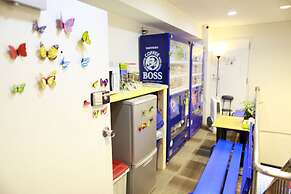 G'inns guest house - Hostel