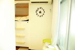 G'inns guest house - Hostel