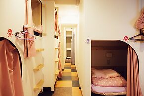 G'inns guest house - Hostel