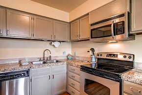 Ski Hill 32 2 Bedroom 1 Loft Condo by RedAwning